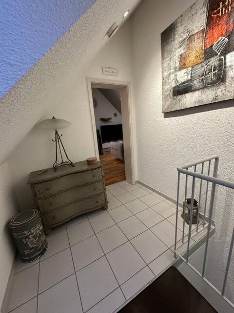 Zentrale Maisonette Mit Buero & Parkplatz Griesheim  Buitenkant foto
